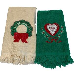 Vintage Christmas Hand Towels Set 2 Heart Wreath Appliqué Embroidered Country